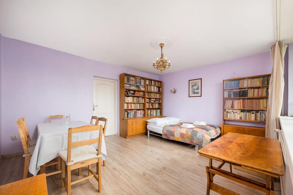 Library, Living room, Photo of the whole room, Seating area, Dining area, Bedroom