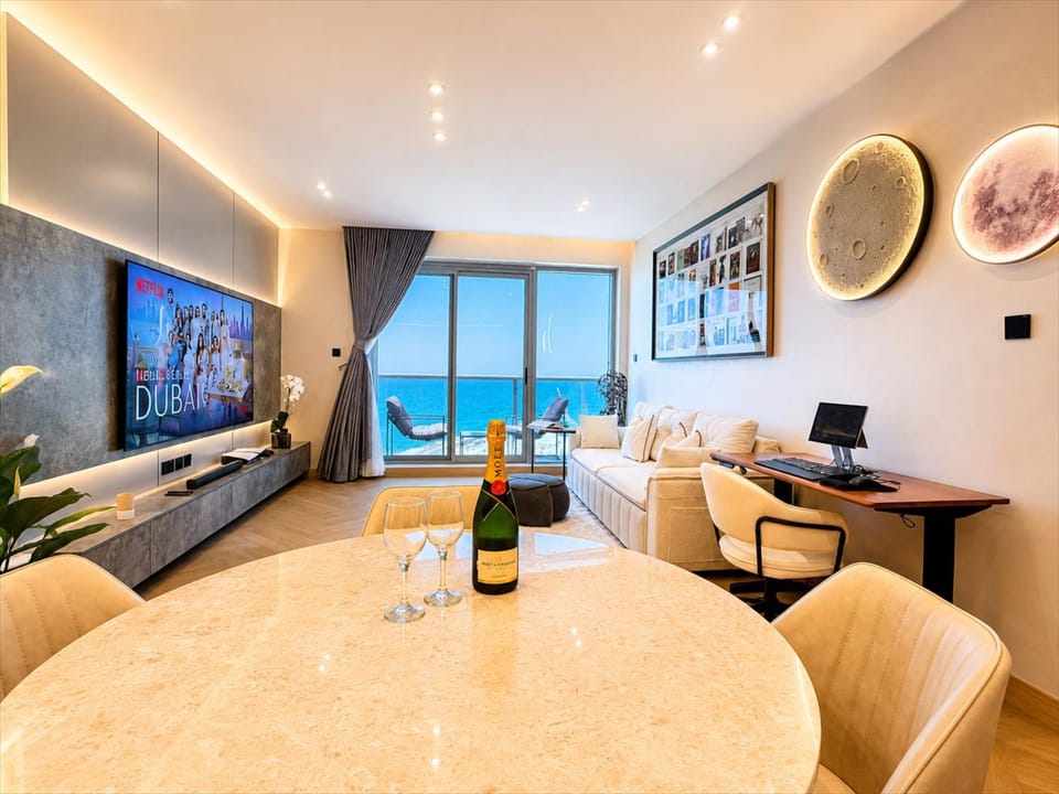 TV and multimedia, Living room, Dining area, Evening entertainment, Sea view