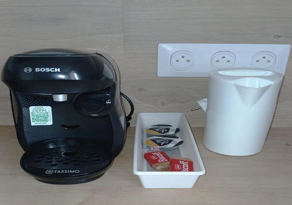 Coffee/tea facilities, Kitchen or kitchenette
