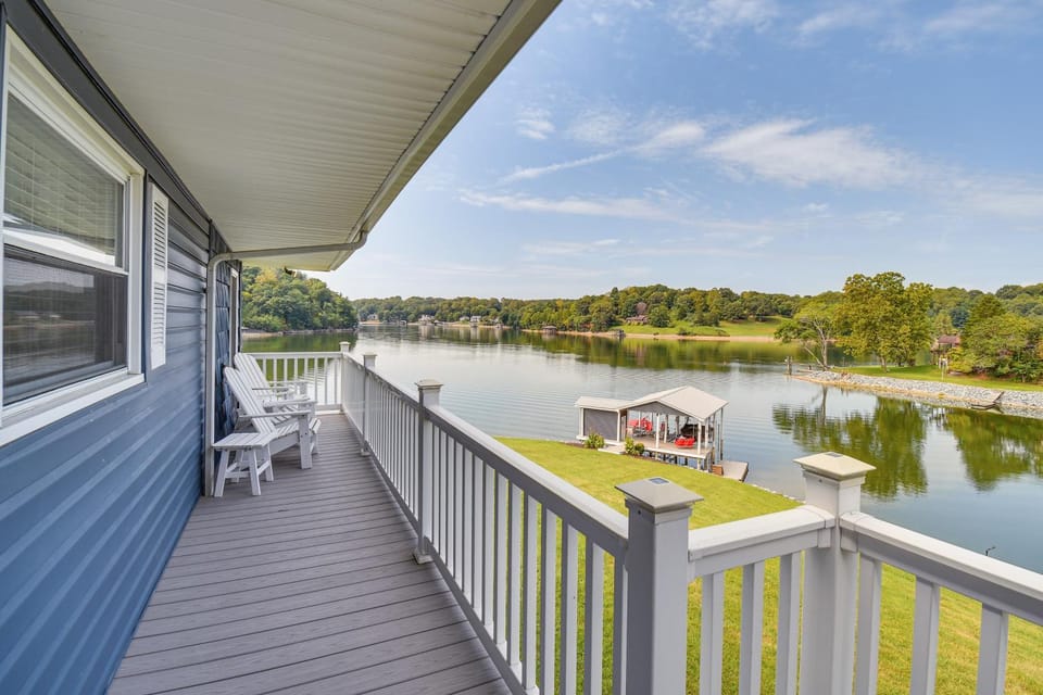 Rebel Pointe at SML w/ Fire Pit & Private Dock House in Smith Mountain Lake