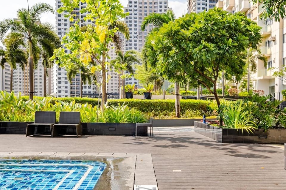 Bilay Magenta 2Br BOHO style free parking can cook Apartment in Pasig