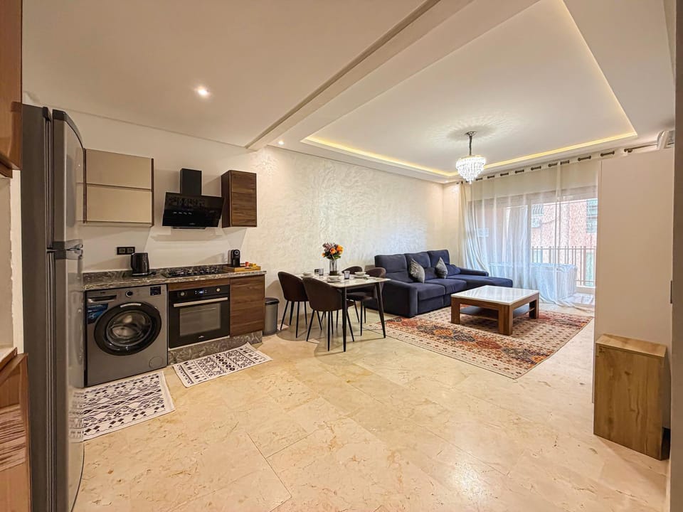 Private Jacuzzi Suite in Guéliz Netflix and AC Apartment in Marrakesh
