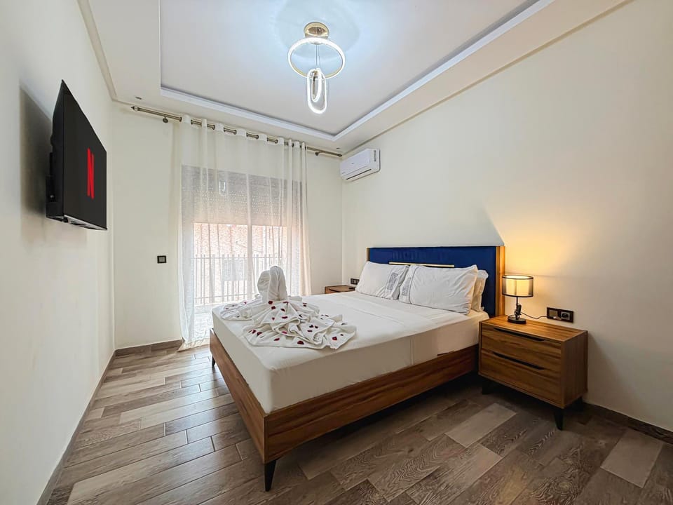 Private Jacuzzi Suite in Guéliz Netflix and AC Apartment in Marrakesh