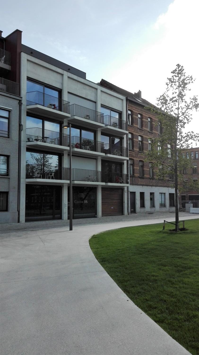 Facade/entrance, Balcony/Terrace, Street view