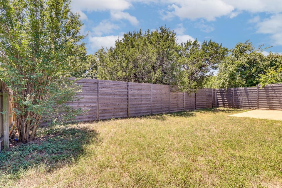 Dog-Friendly Home w/ Private Yard in Cedar Park! House in Leander