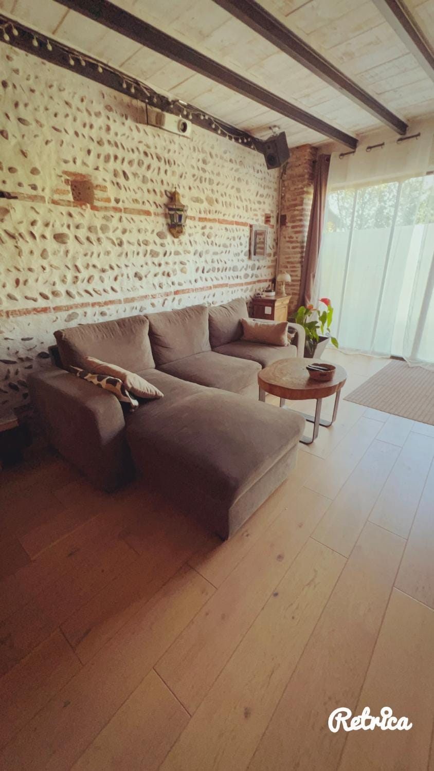 Loft de charme jacuzzi Proche Toulouse 6 pers Apartment in Occitanie