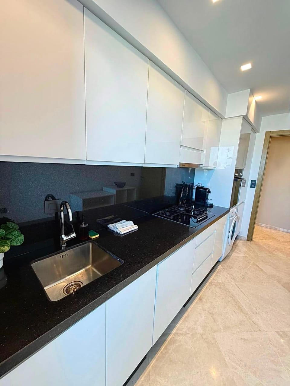 Apartment with pool, TGV train station 2 min away, Beach 4 min away Apartment in Tangier