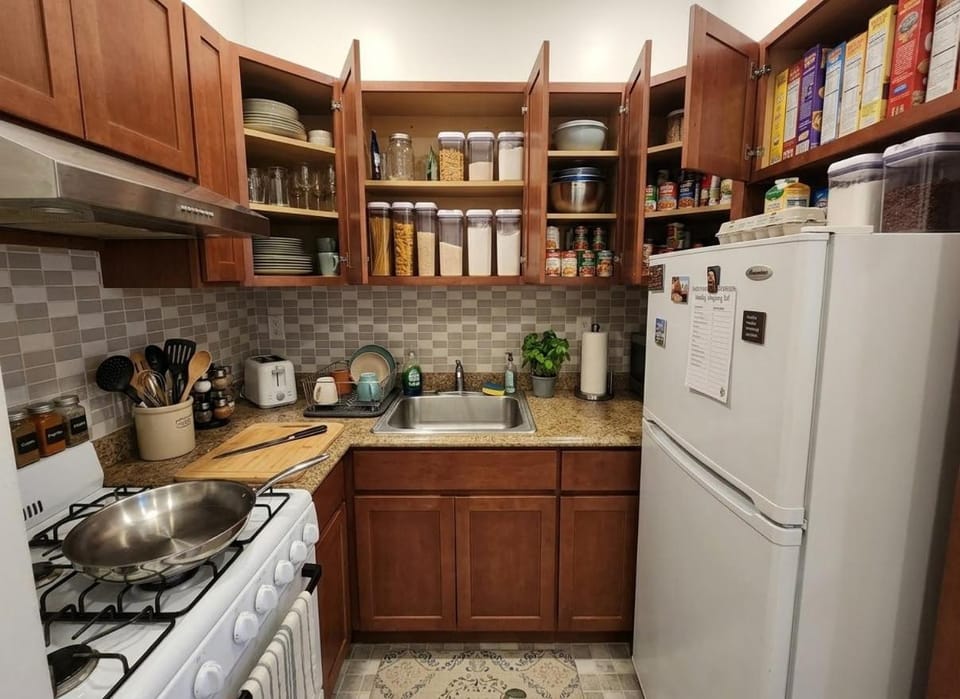 Cozy Room in Dyker Heights Daily Rental Vacation rental in Dyker Heights