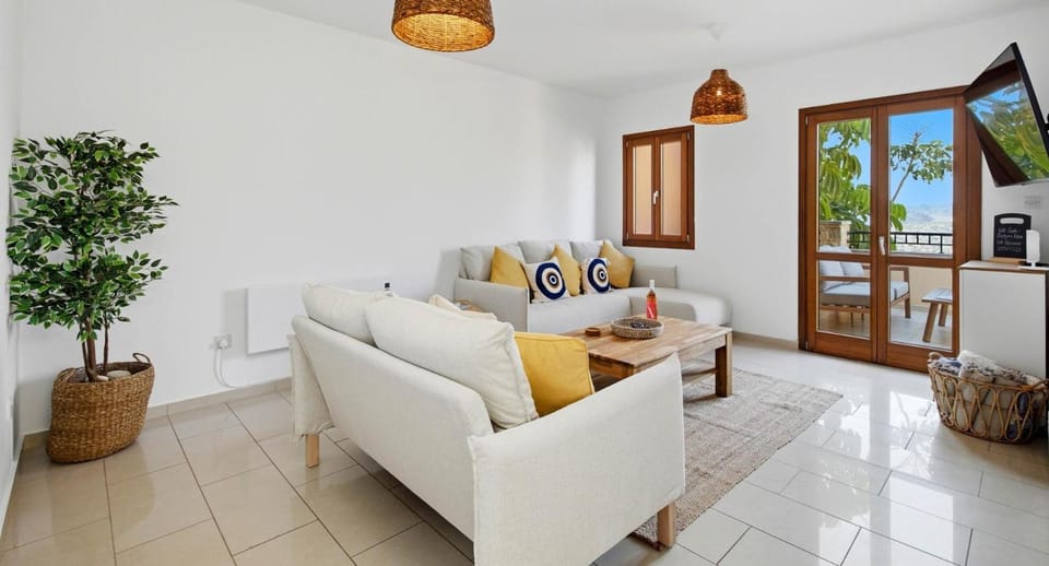 TV and multimedia, Balcony/Terrace, Living room, Seating area, Floor plan