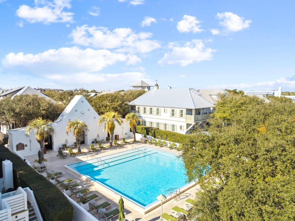 Neighbourhood, Bird's eye view, Swimming pool