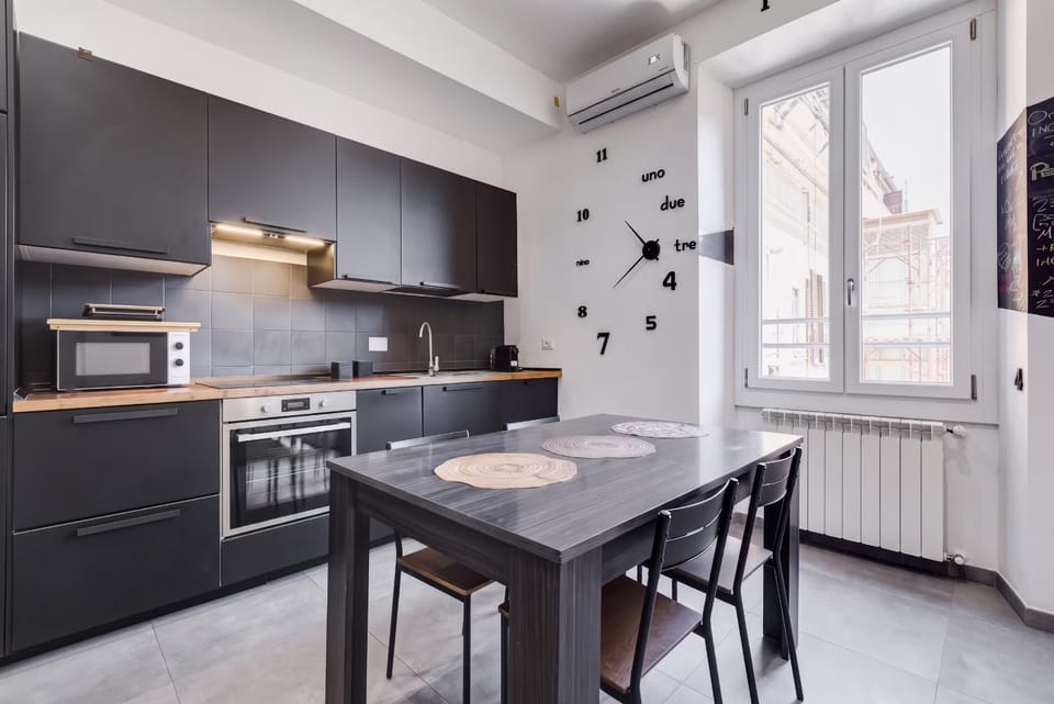 Spacious 4BR Family Apartment Near Termini Apartment in Rome