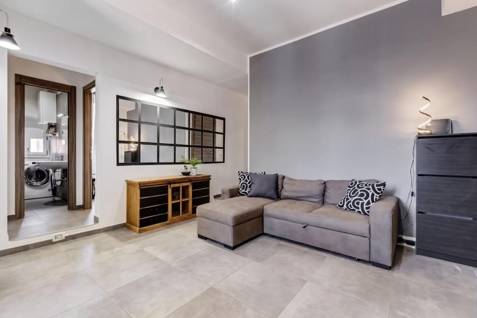 Spacious 4BR Family Apartment Near Termini Apartment in Rome