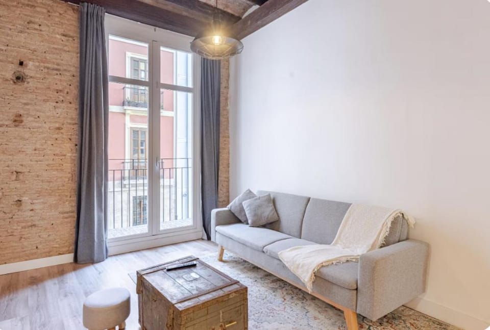 Experience Timeless Elegance Apartment in Valencia