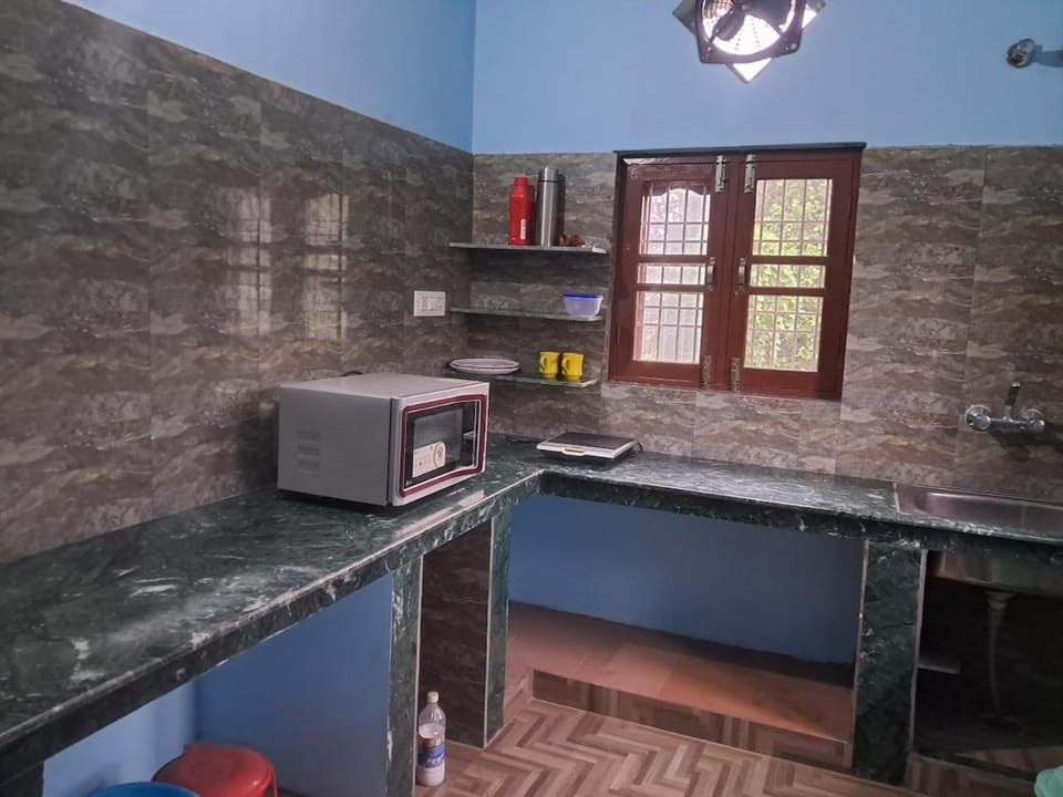 Peaceful 2 BR Stay with Party Hall & Kitchen Apartment in Himachal Pradesh