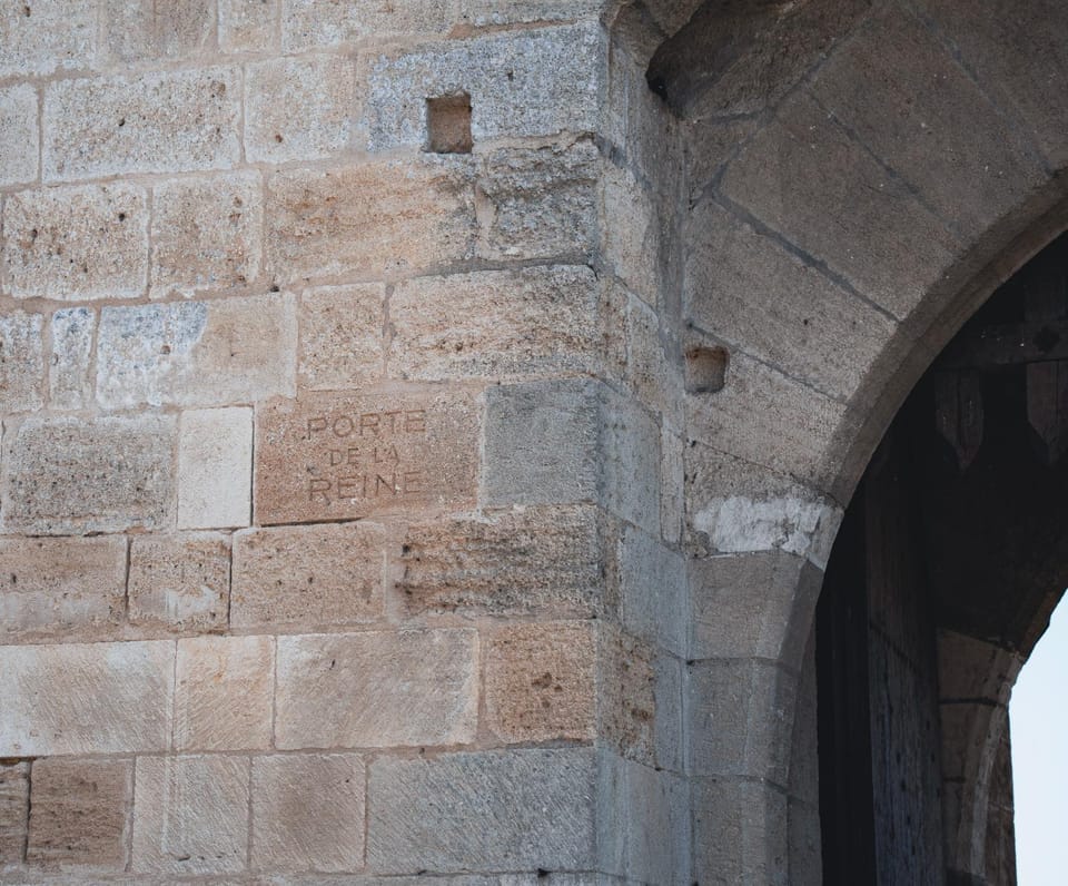 La Porte de Mamé appartement au coeur des remparts avec garage privatif Apartment in Le Grau-du-Roi