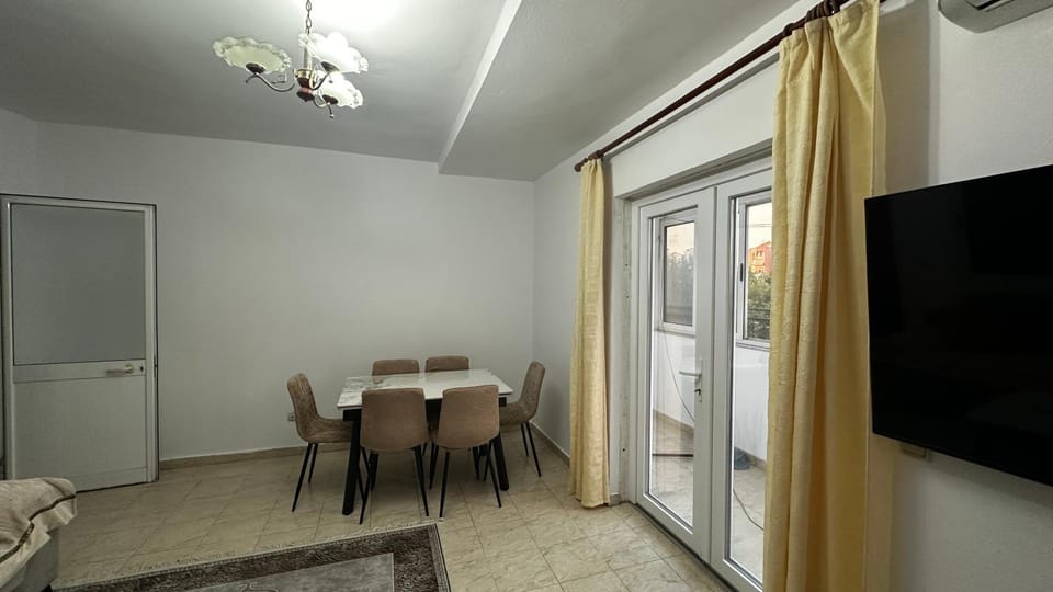 Hostel Guide Vacation rental in Tirana