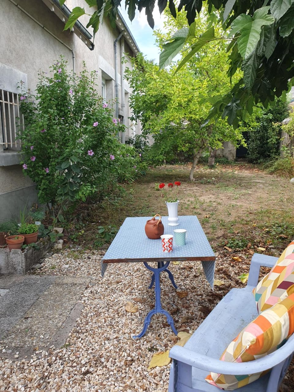 Garden, Dining area