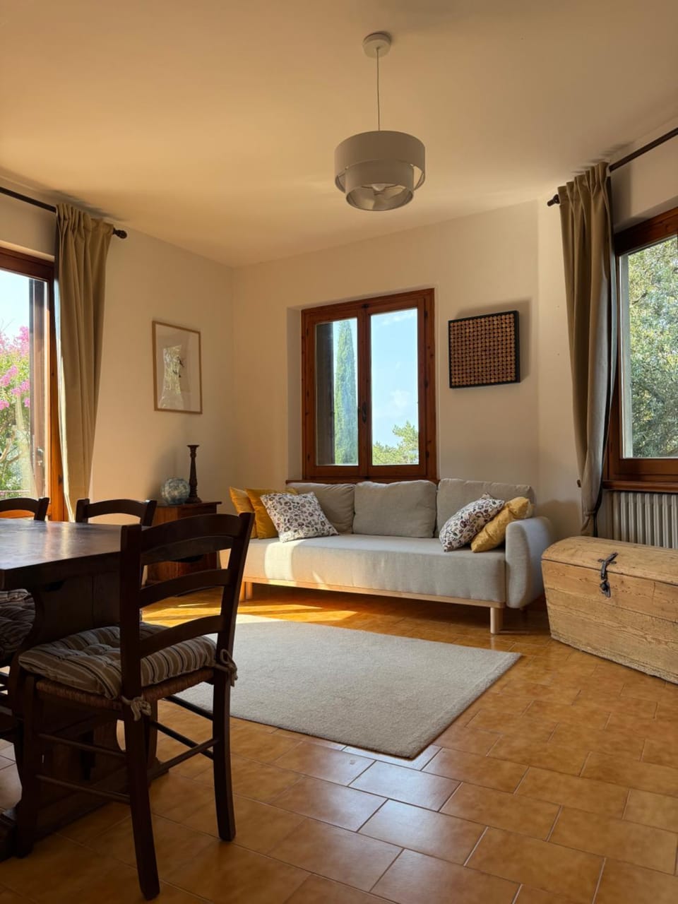 TV and multimedia, Living room, Dining area
