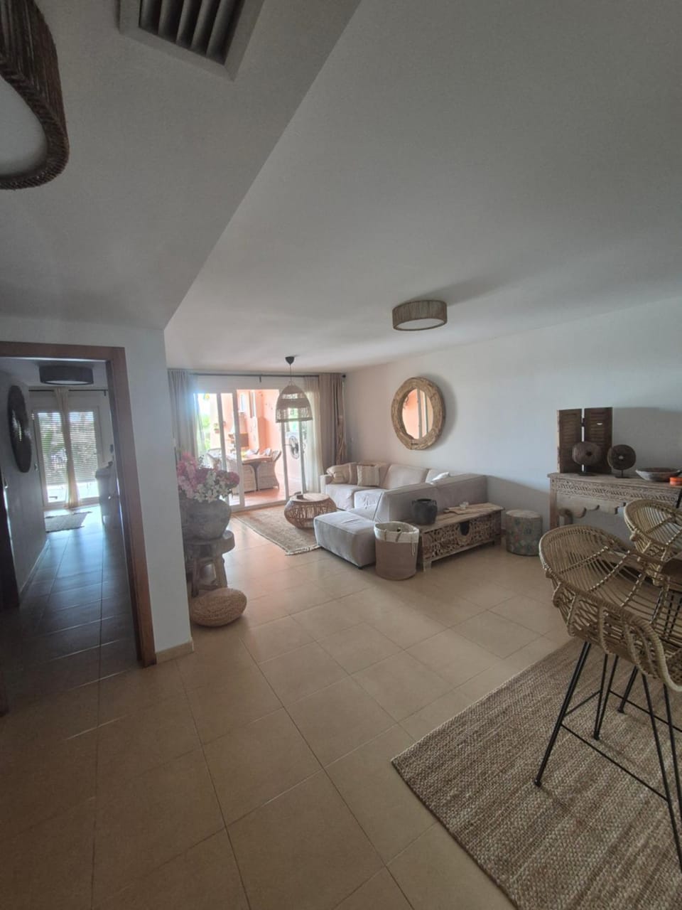 Living room, Photo of the whole room, Seating area, air conditioner