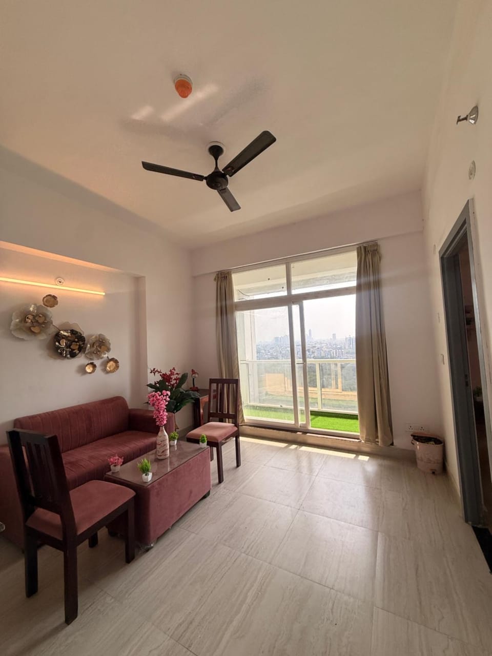 Solara Suites Spectrum Mall Hotel in Noida