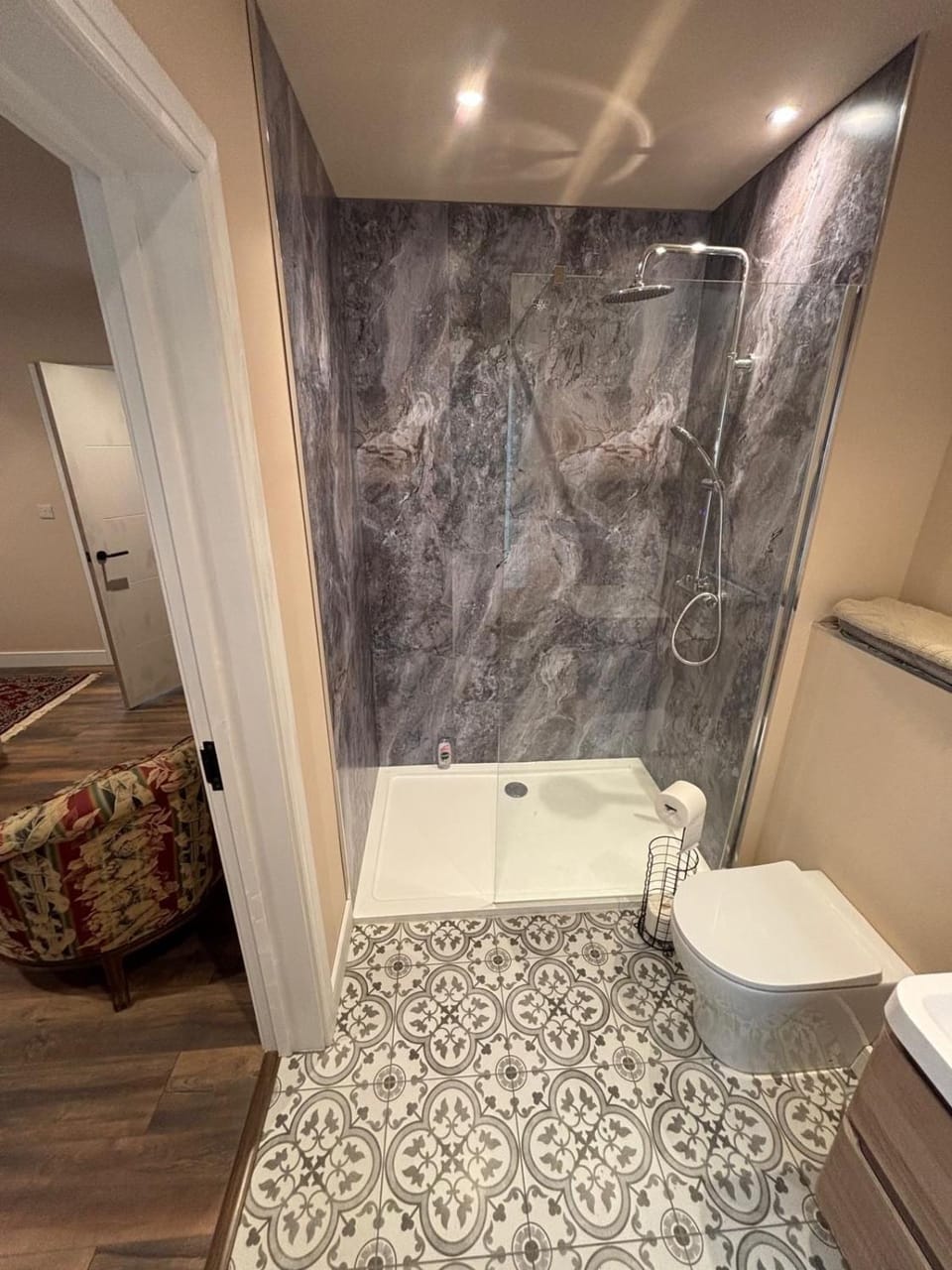Apartment with parking, 6 minutes from town centre Apartment in Rother District