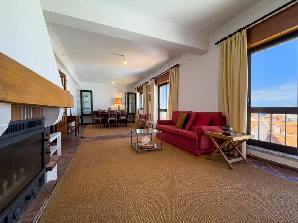 Communal lounge/ TV room, Living room