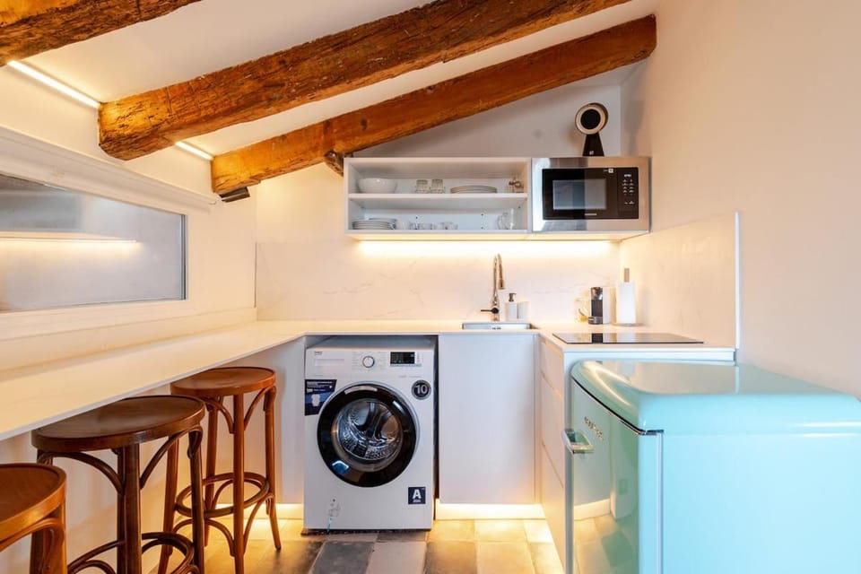 Kitchen or kitchenette