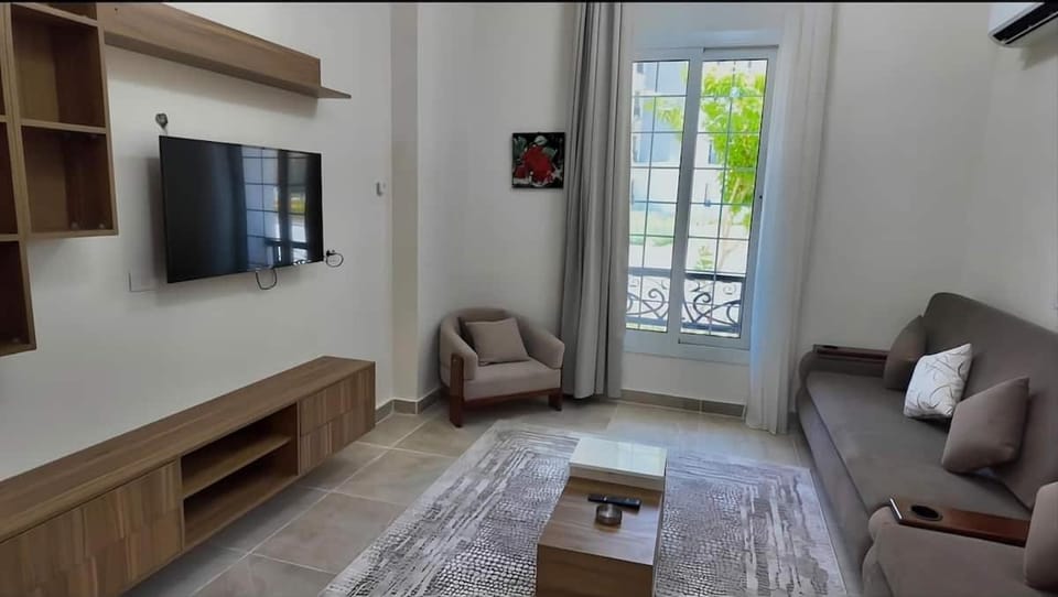 Communal lounge/ TV room, TV and multimedia, Seating area