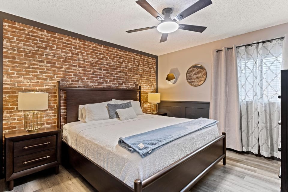 Family Retreat near Six Flags Sea World La Cantera House in San Antonio