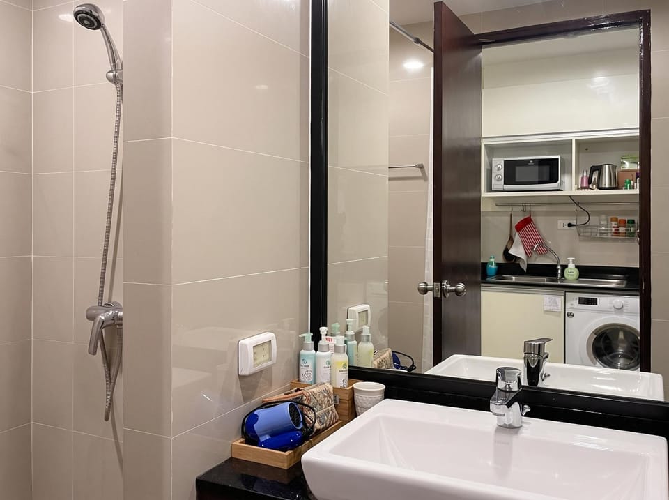 Shower, Bathroom, towels