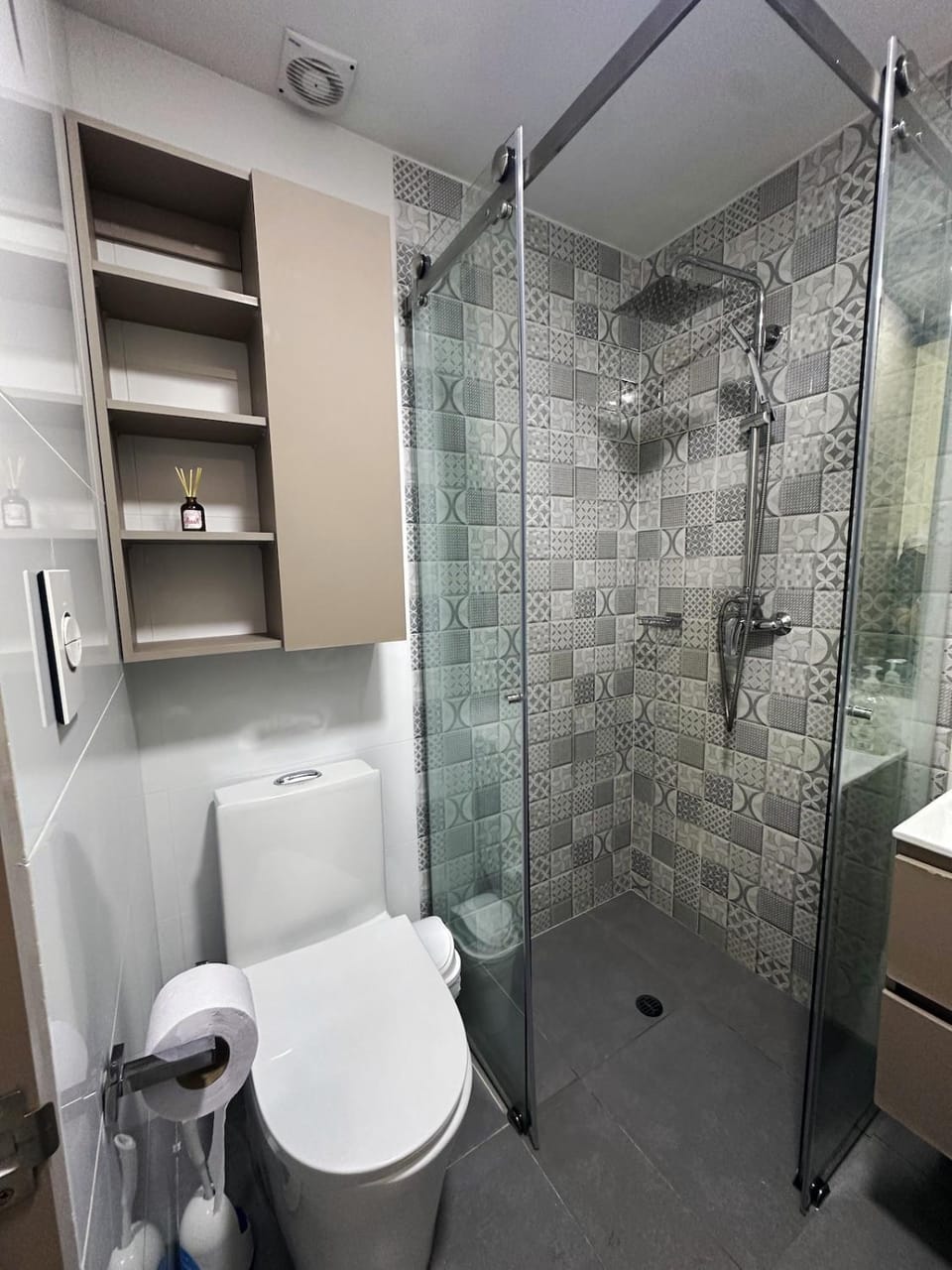 Shower, Bathroom