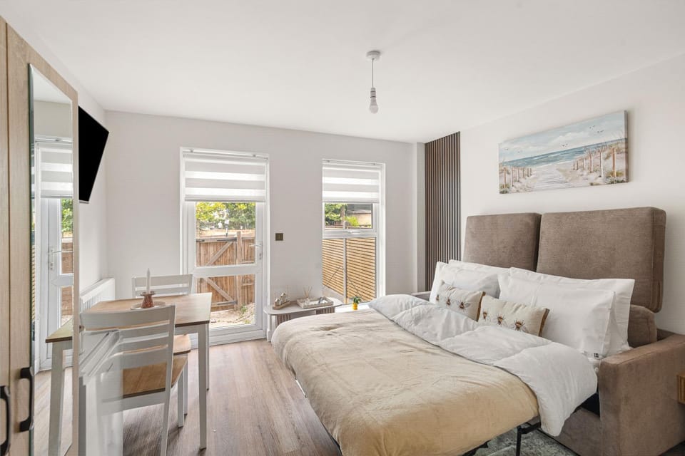 TV and multimedia, Bedroom, heating, internet
