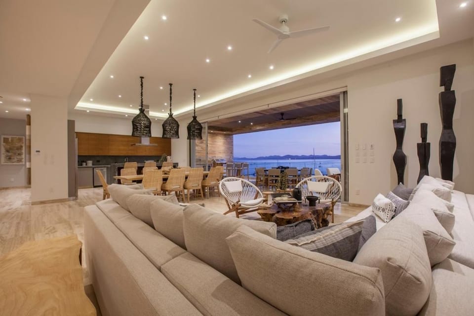 Luxury bayfront condo with panoramic views Apartment in La Paz