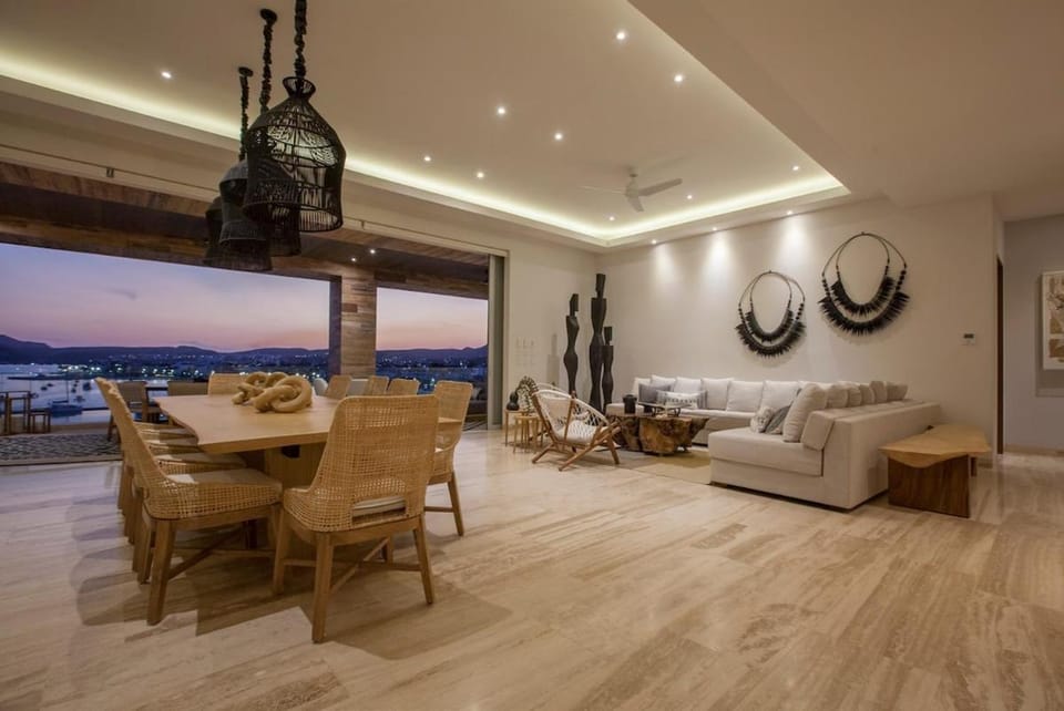 Luxury bayfront condo with panoramic views Apartment in La Paz