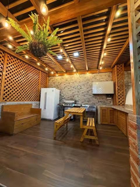 Eugenia Garden Suites, Villa de Lujo 7 Suites, 14 Personas, Piscina, Cancha de Fútbol, Cerca al Aeropuerto de Quito Villa in Quito
