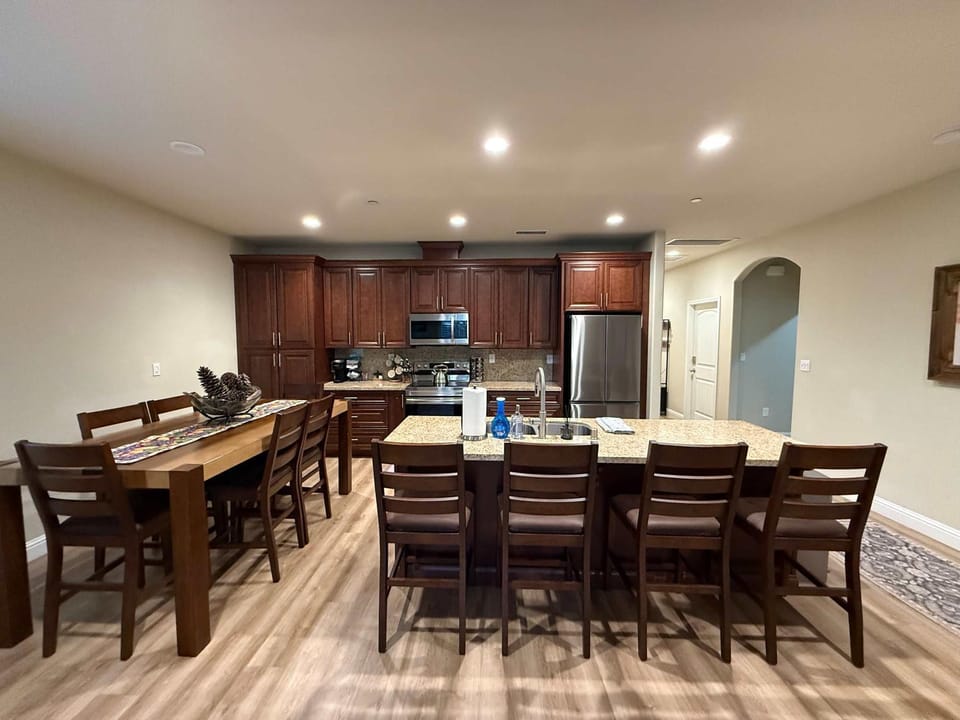 Silver Pines Modern Retreat-3BR New Build House in Shaver Lake