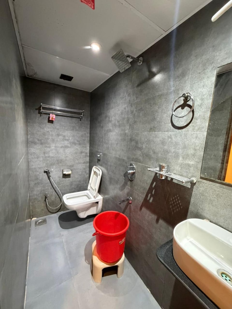 Hotel comfort dc Bed and Breakfast in Mumbai