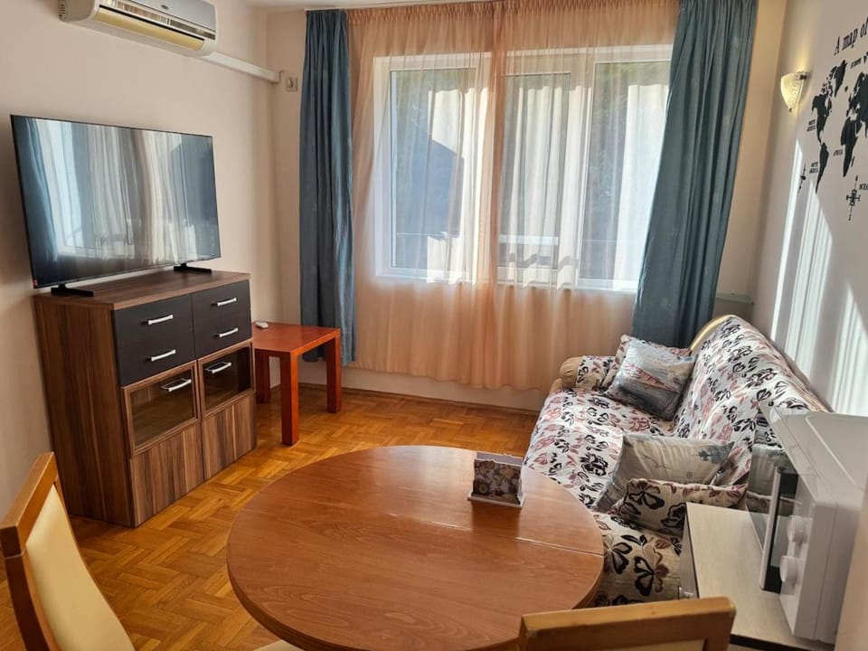 Sea Breeze Apartment in Varna