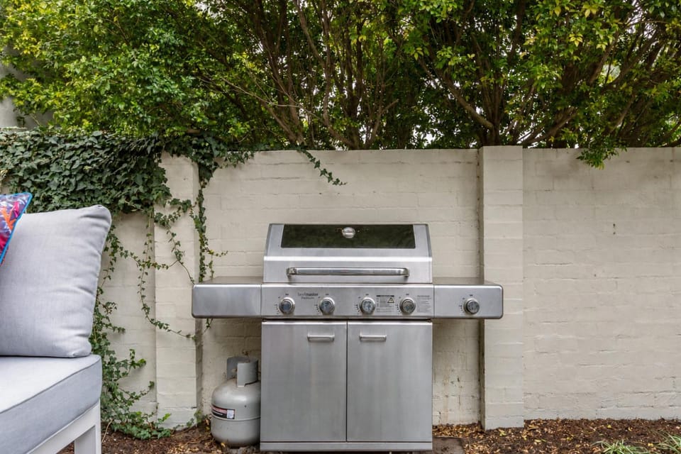 Patio, BBQ facilities