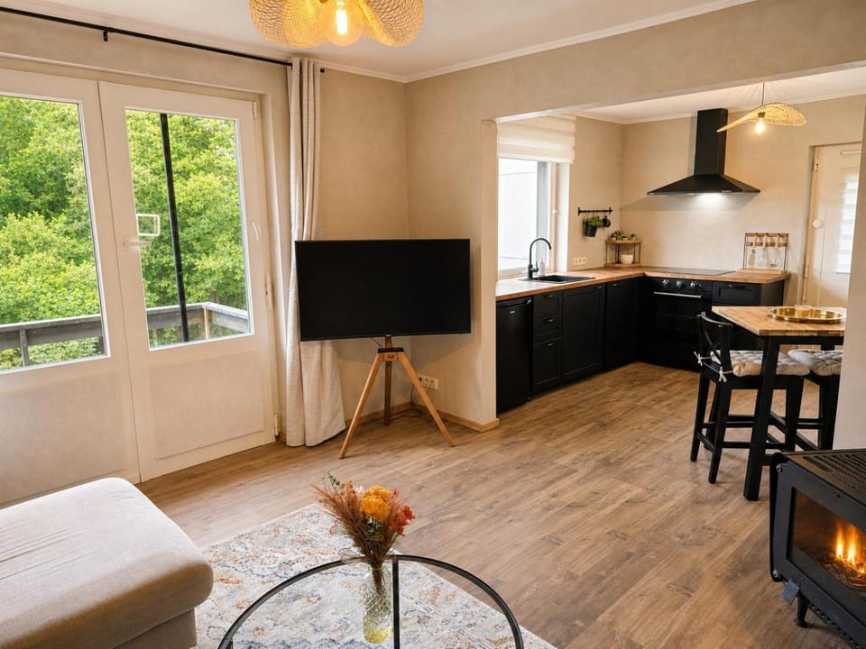 TV and multimedia, Living room, Dining area