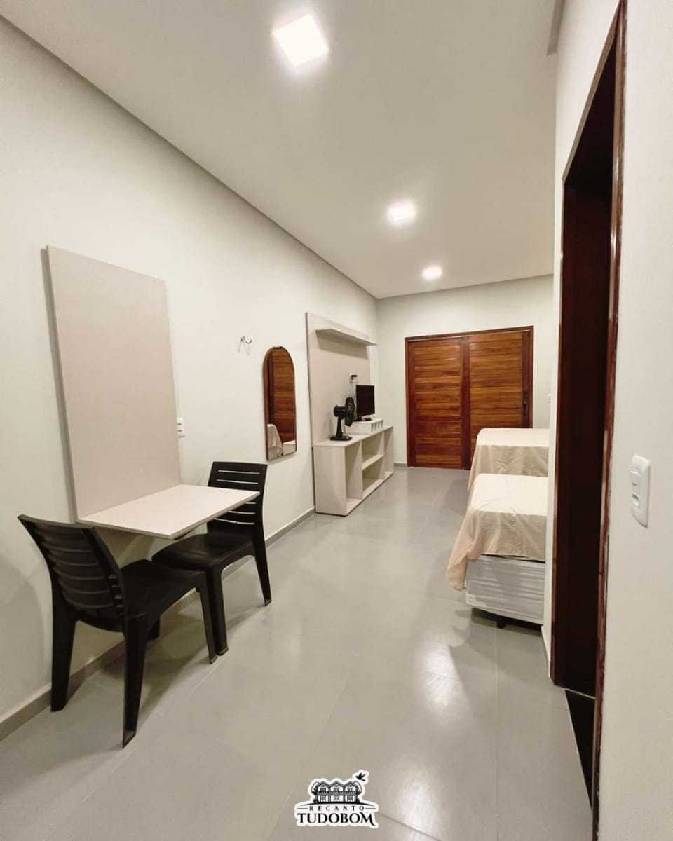 Bed, TV and multimedia, View (from property/room), Kitchen or kitchenette, Seating area, Dining area, Bedroom, minibar