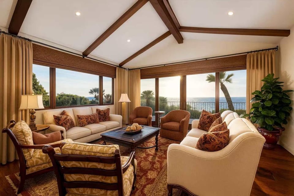 The Sunset House - Oceanfront Rooftop Spa House in Sunset Cliffs