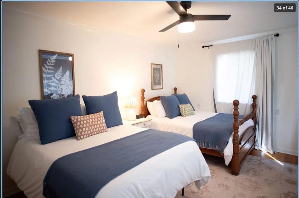 Bed, Photo of the whole room, Bedroom