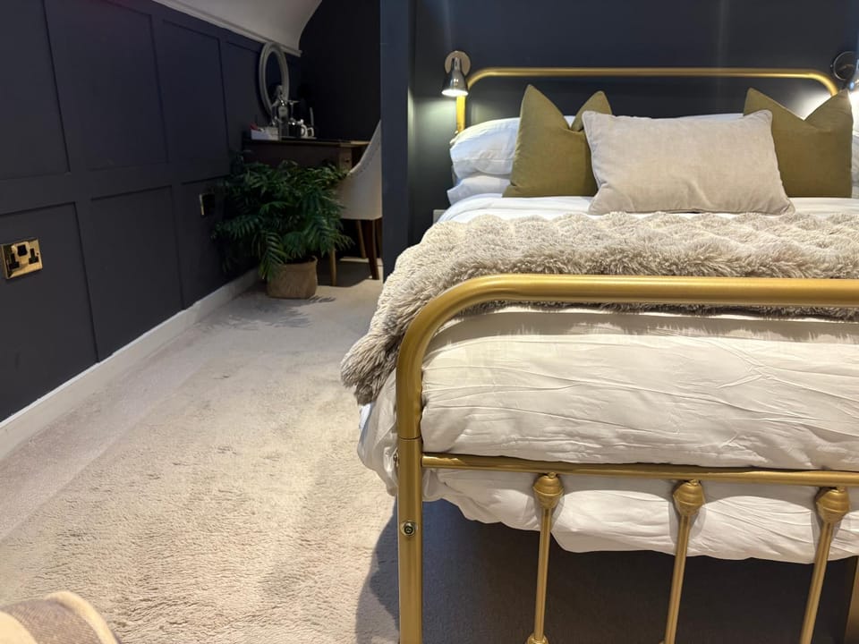 The Old Farmhouse Bed and Breakfast in Wales