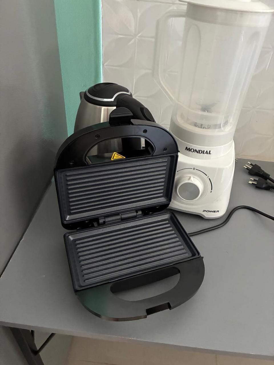 Coffee/tea facilities, toaster