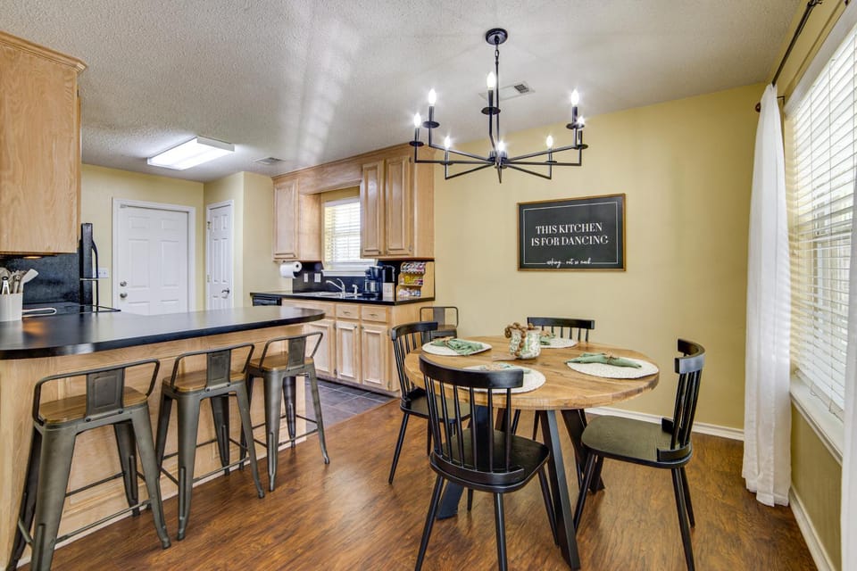 CC's Cozy Corner: Family Home w/ Yard & Gas Grill! House in Texarkana