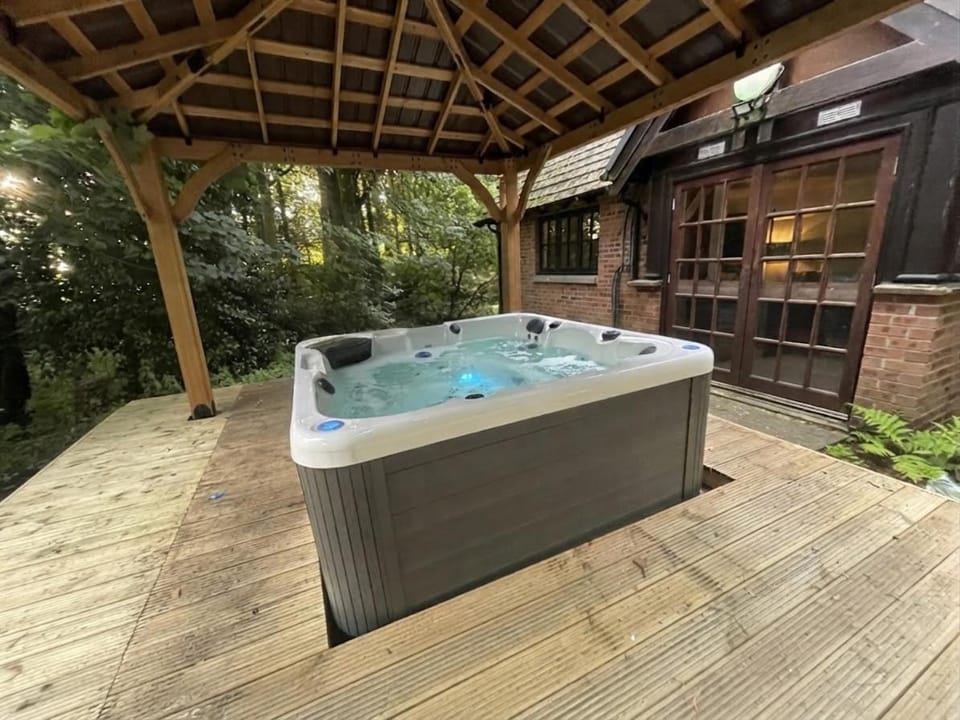 Natural landscape, Hot Tub, Spa and wellness centre/facilities