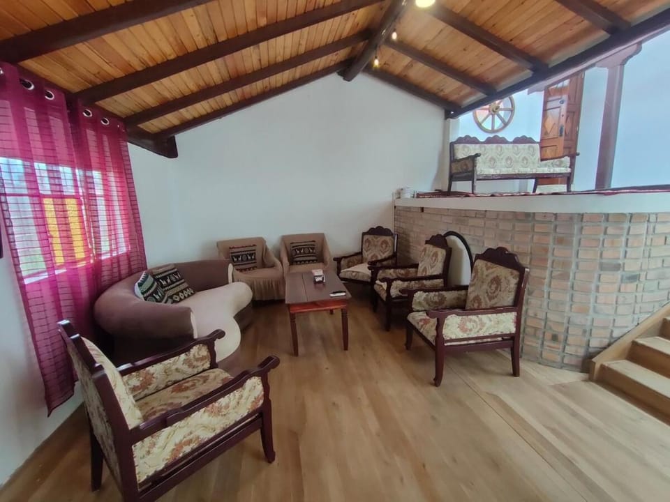 Destino774 Great house with 9 rooms, 9 bathrooms, a garage and 14 beds Villa in Cuenca