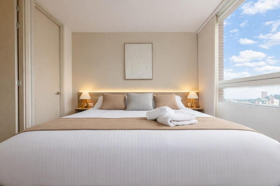 Bed, Photo of the whole room, Bedroom, towels