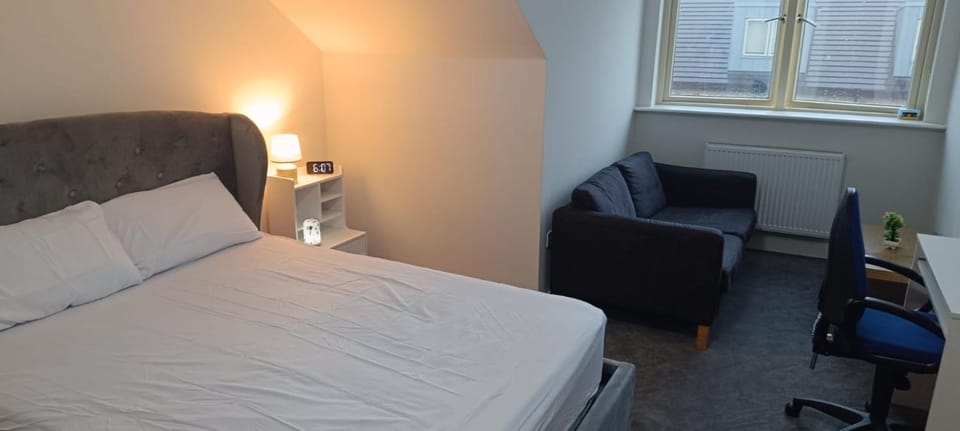 Top-Floor Ensuite near Saggart luas Bed and Breakfast in Dublin